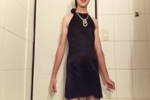 yummy Logdicked Ladyboy In yummy skirt