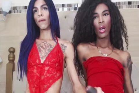 dark ladyboy Monstercock gets Sucked