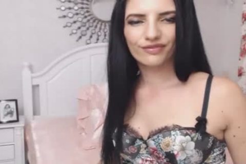 yummy t-girl Jerking In Front Of cam