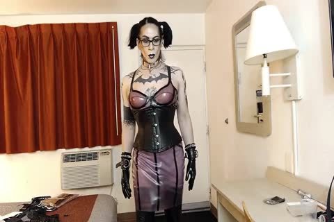 Rubber Sissy bondman