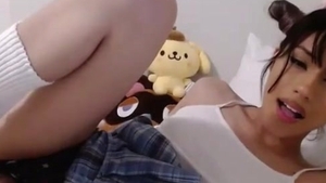 Petite Mexican Mami With tiny 10-Pounder Camshows Solo