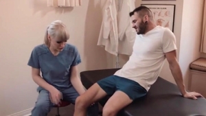 Injured dude receives His anal Barebacked By tranny Masseuse