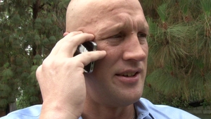 Devil's Tgirls: Open Mouth Facial on Trans