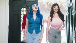 Transfixed: Chrissy, Gwen & Rhoda's Racy Discovery